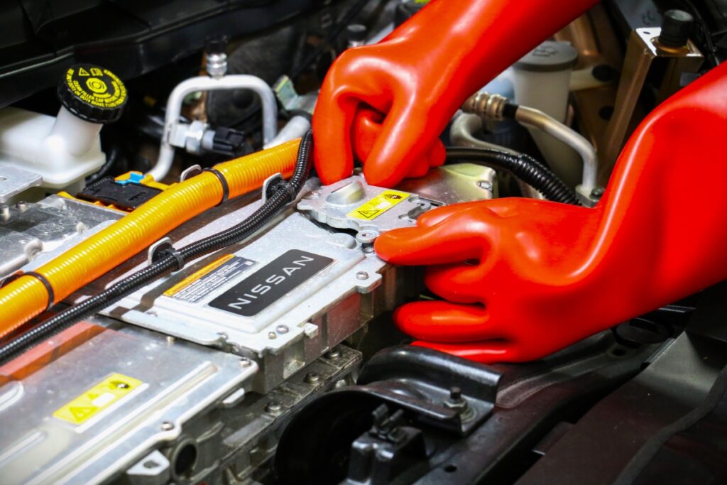 cómo manipular vehículos híbrido y eléctricos